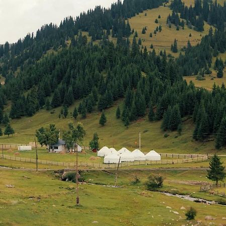 Jyrgalan Yurt Lodge Екстериор снимка