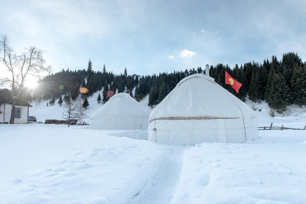 Jyrgalan Yurt Lodge Екстериор снимка