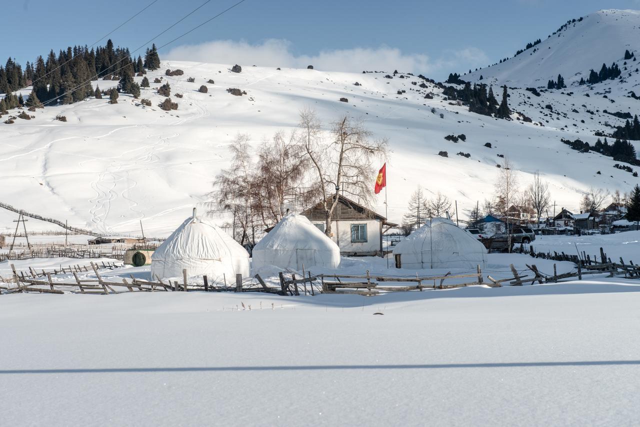 Jyrgalan Yurt Lodge Екстериор снимка