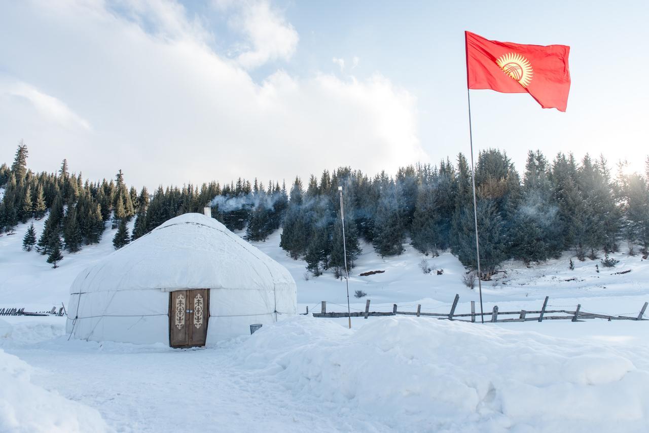 Jyrgalan Yurt Lodge Екстериор снимка