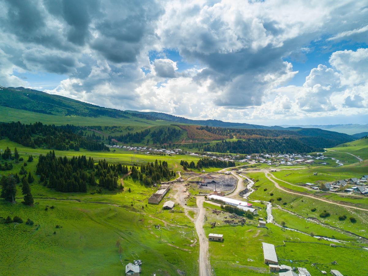 Jyrgalan Yurt Lodge Екстериор снимка