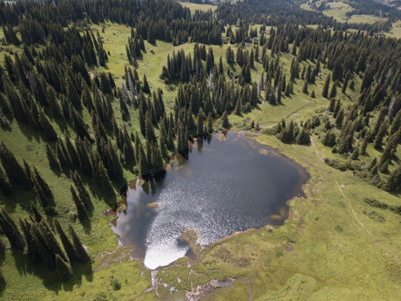 Jyrgalan Yurt Lodge Екстериор снимка