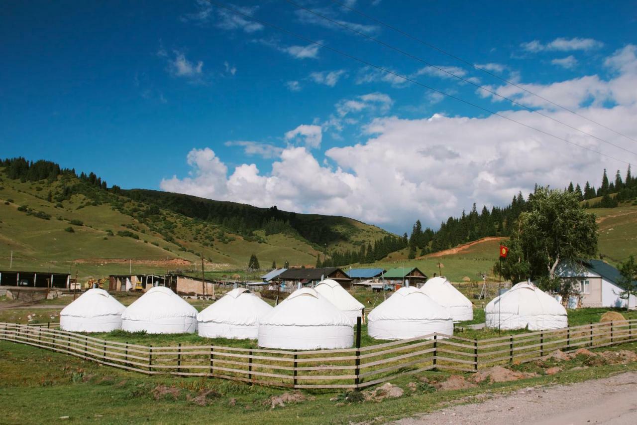 Jyrgalan Yurt Lodge Екстериор снимка