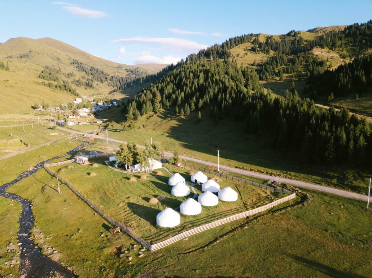 Jyrgalan Yurt Lodge Екстериор снимка